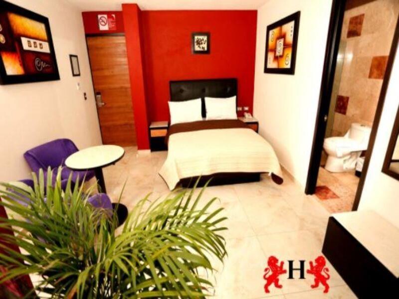 Hotel Leones ปวยบลา ภายนอก รูปภาพ