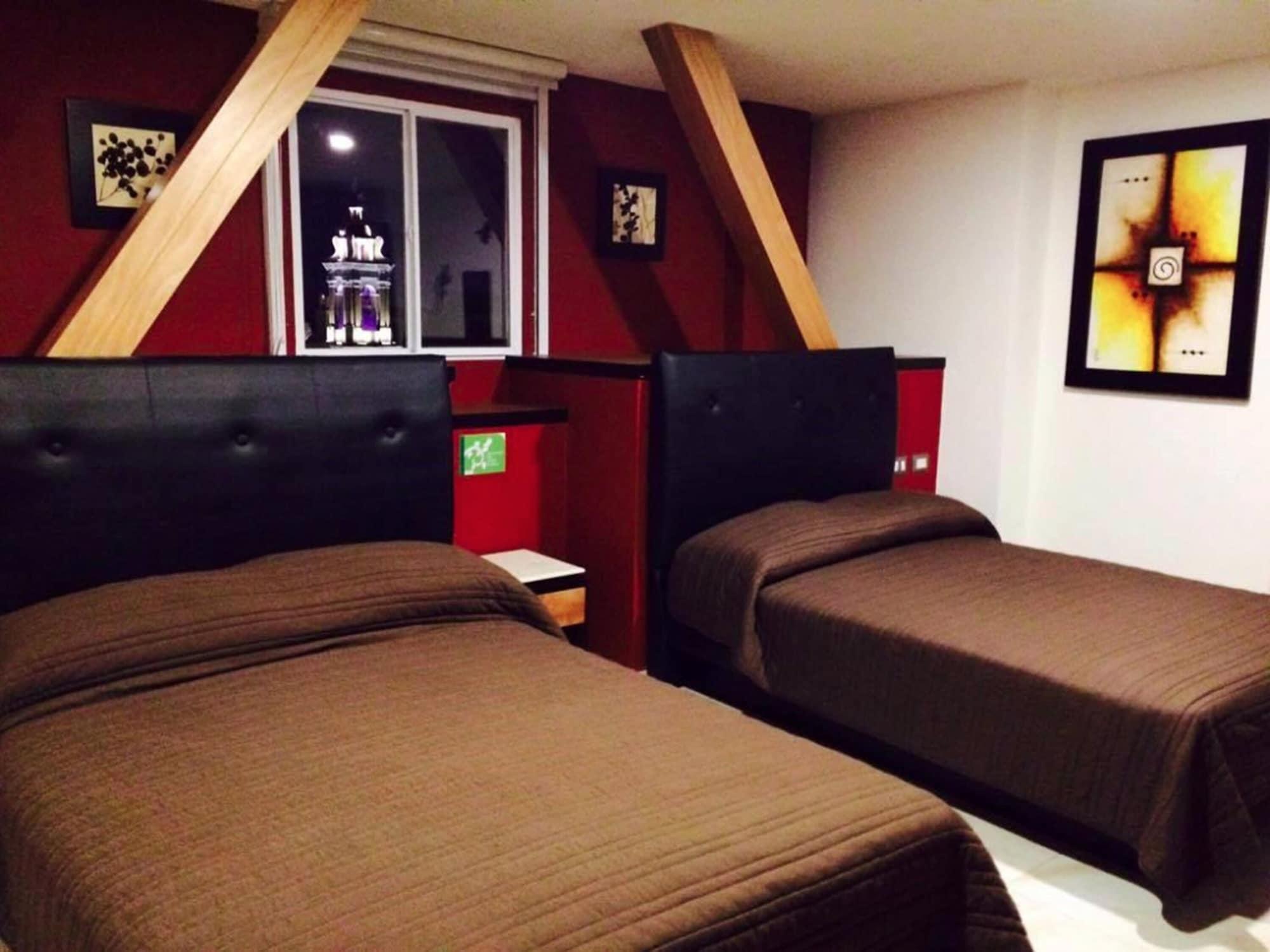 Hotel Leones ปวยบลา ภายนอก รูปภาพ