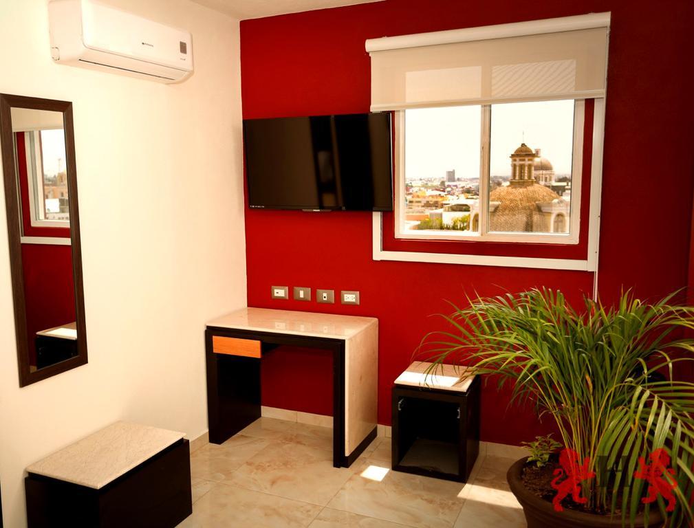 Hotel Leones ปวยบลา ภายนอก รูปภาพ