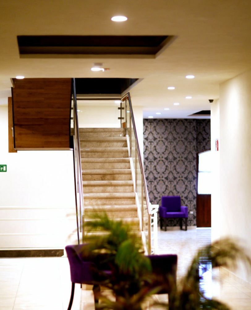 Hotel Leones ปวยบลา ภายนอก รูปภาพ